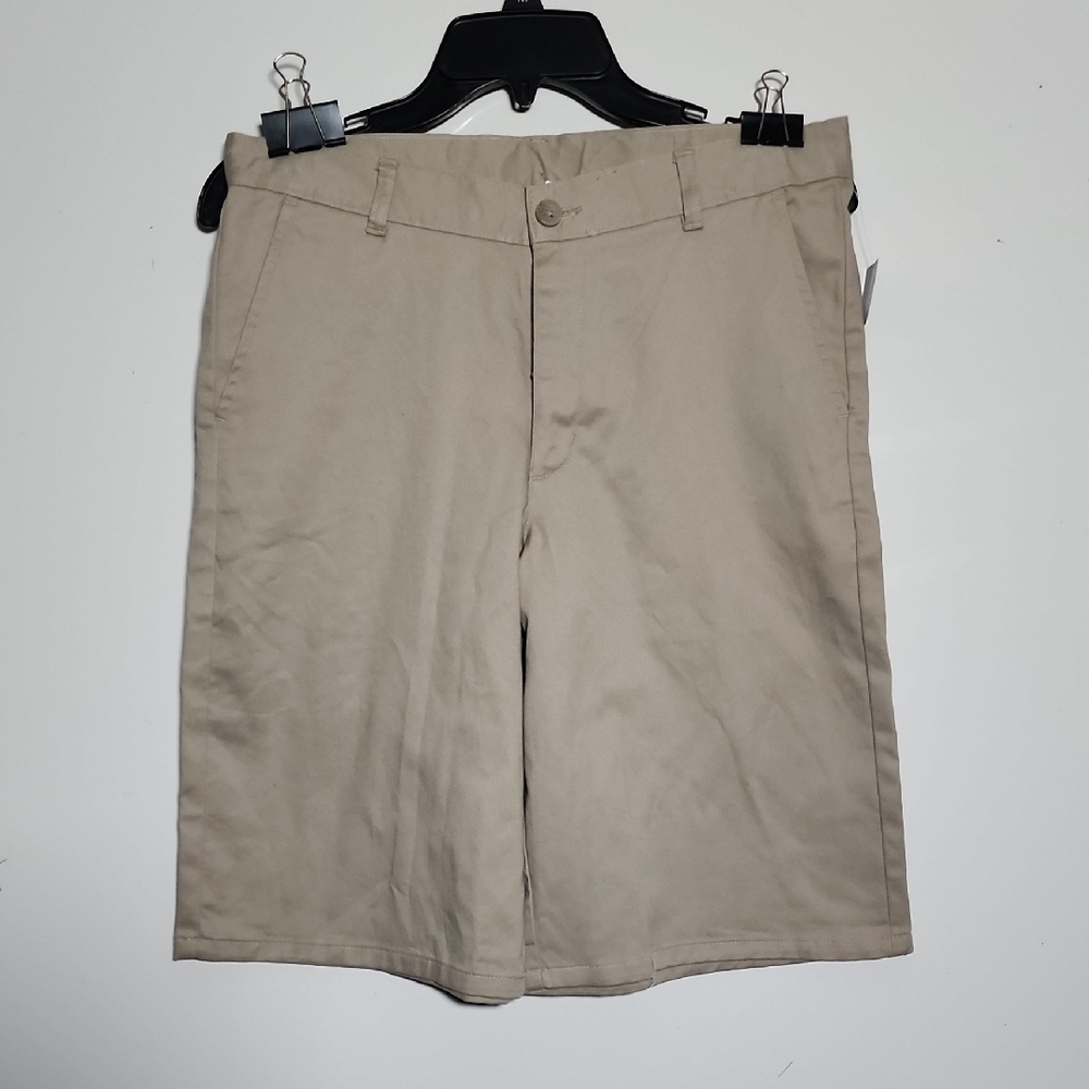 Izod Tan Flat Front Shorts Versatile Design
